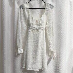 Charmed Hearts Elegant White Long-Sleeve Mini Dress